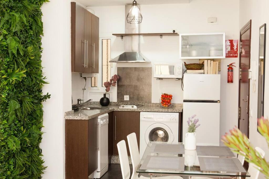 Zona 1 Santa Cruz Parking Privado Apartman Sevilla Kültér fotó