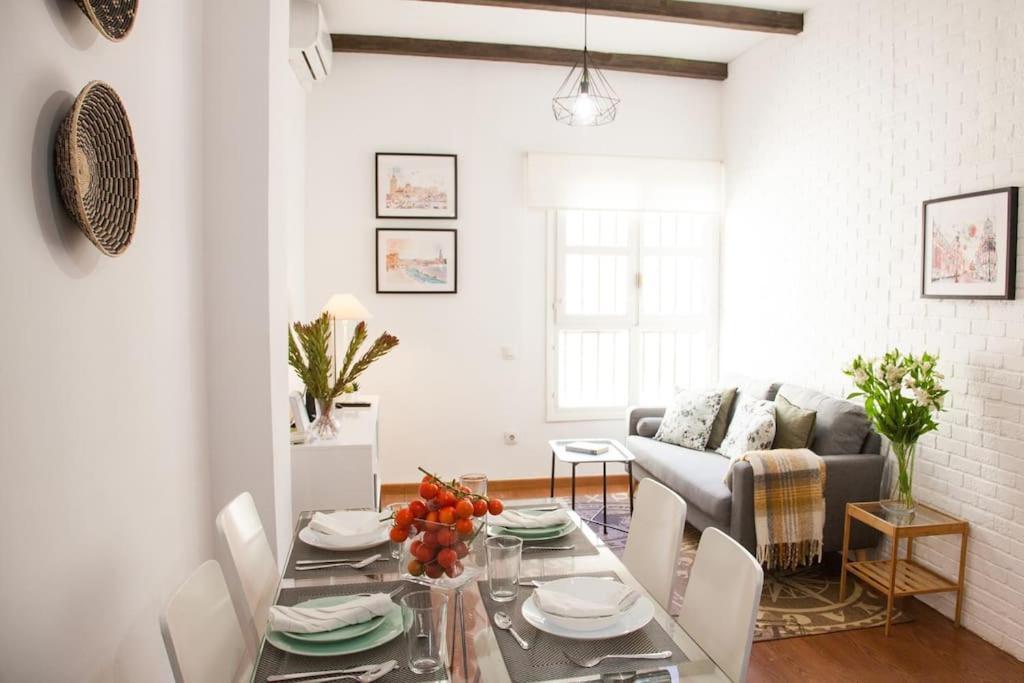 Zona 1 Santa Cruz Parking Privado Apartman Sevilla Kültér fotó