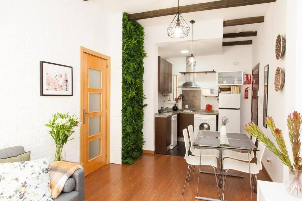 Zona 1 Santa Cruz Parking Privado Apartman Sevilla Kültér fotó