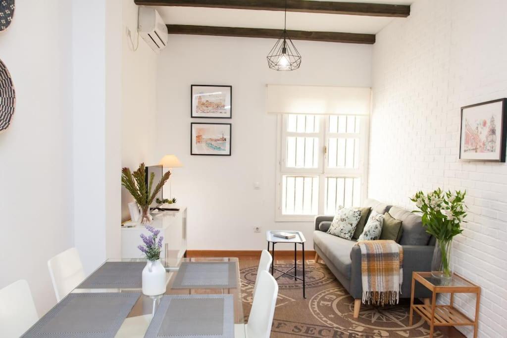 Zona 1 Santa Cruz Parking Privado Apartman Sevilla Kültér fotó