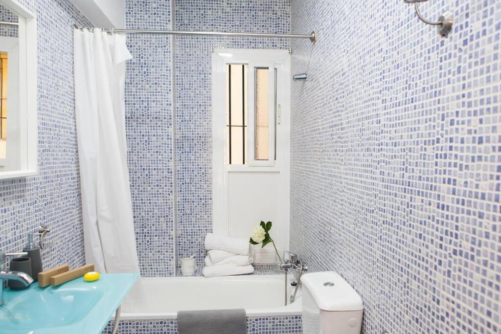 Zona 1 Santa Cruz Parking Privado Apartman Sevilla Kültér fotó